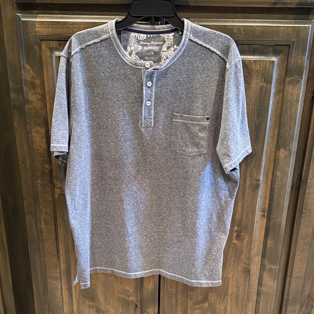 Like new Tommy Bahama IslandZone Henley Tee Men’s Large L $110!